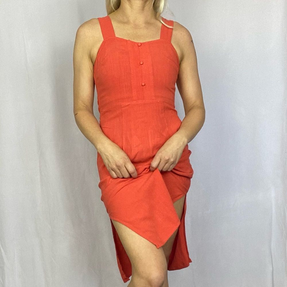 100% linen Red Coastal Cowgirl sun dress with side slots and waist tie size s